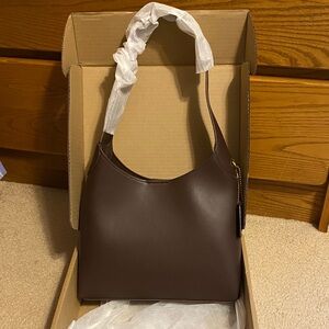 Elegant Brown Leather Shoulder Bag